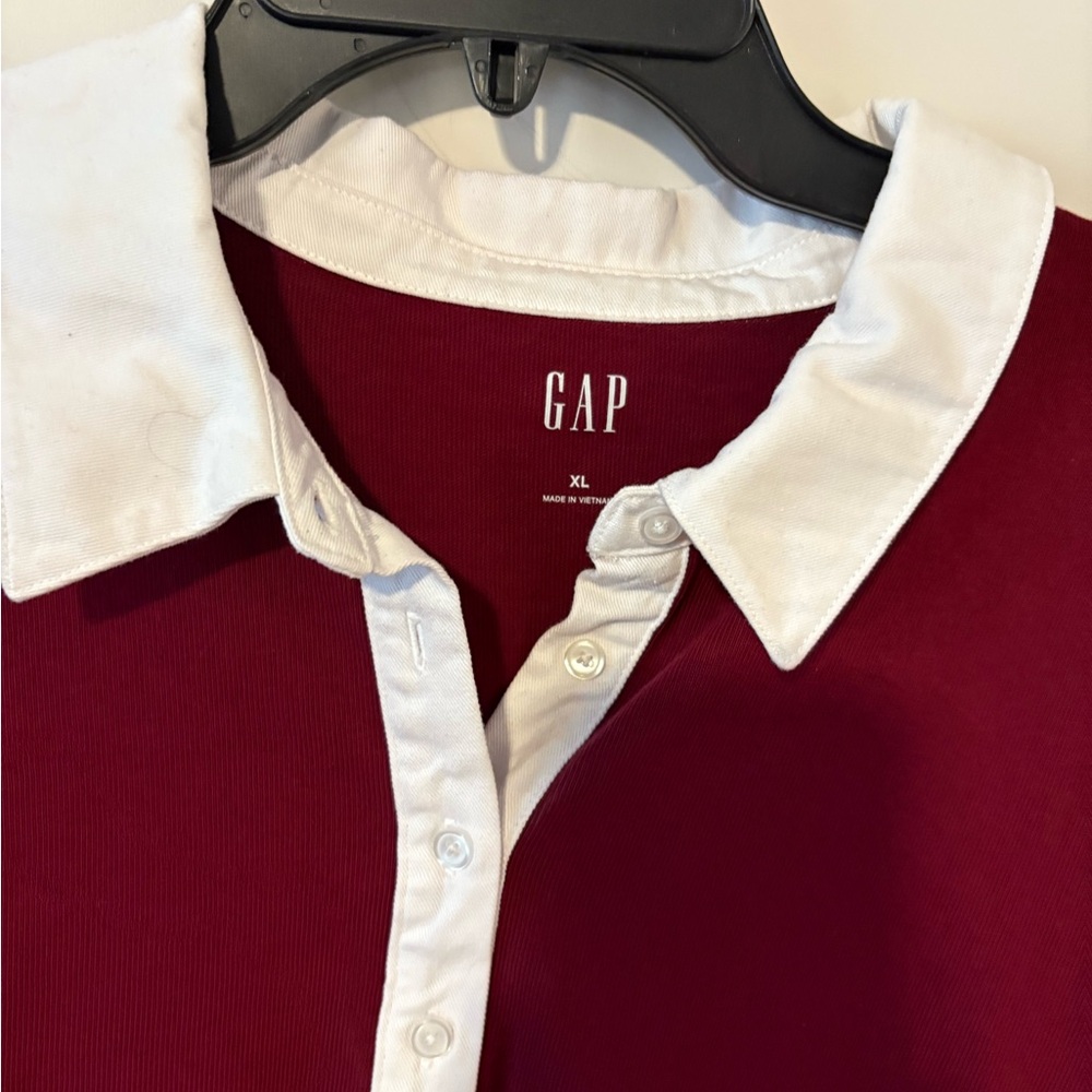 Women’s rugby shirt. From the Gap size XL.